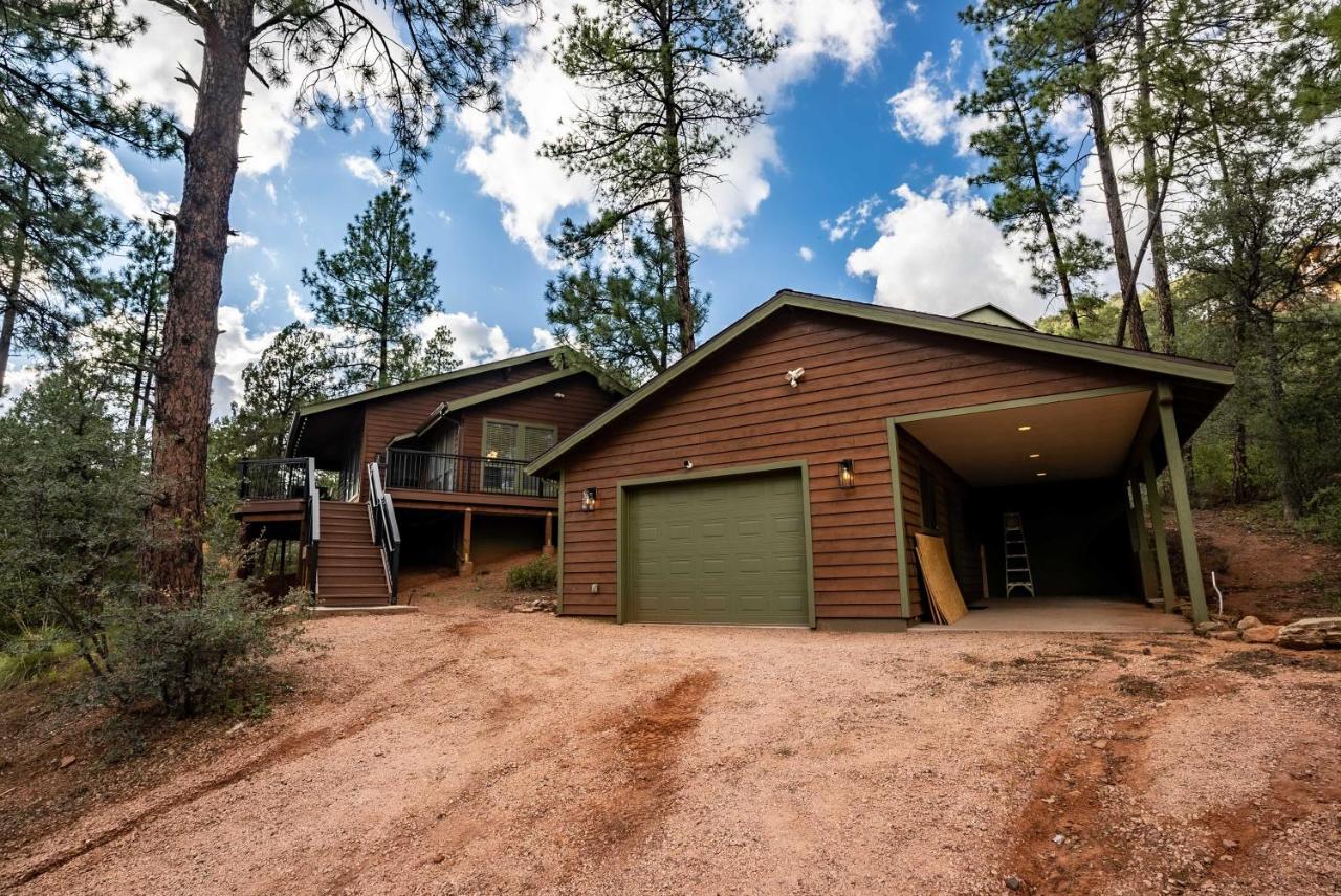 Modern Pine Cabin With Wraparound Deck And Forest View Exteriör bild